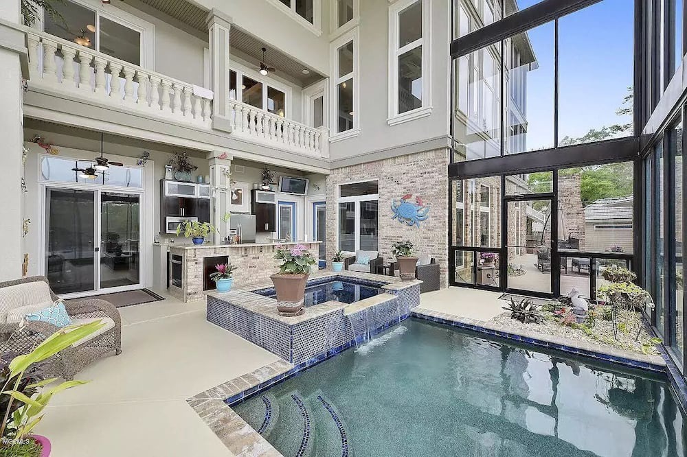 Kiln House | Entire House w/ indoor/outdoor pool and hot tub- Diamondhead, MS