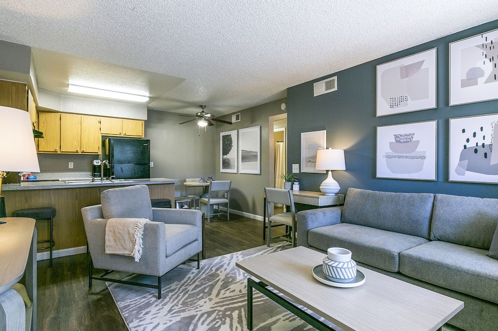 Tucson Apartment | Modern Apartment in Prime Location (ID9460X95)