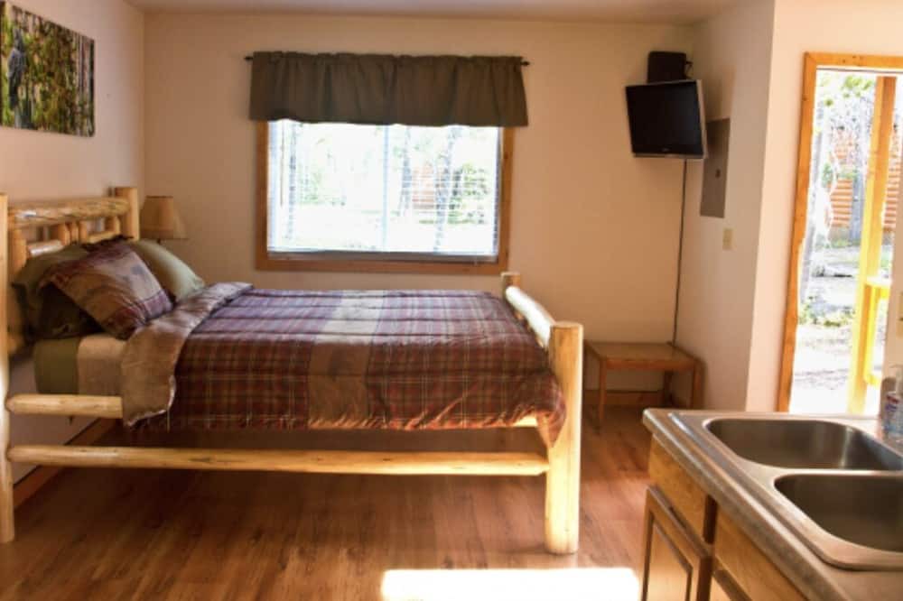 East Glacier Park Cabin | Summit Mountain Lodge and Steakhouse