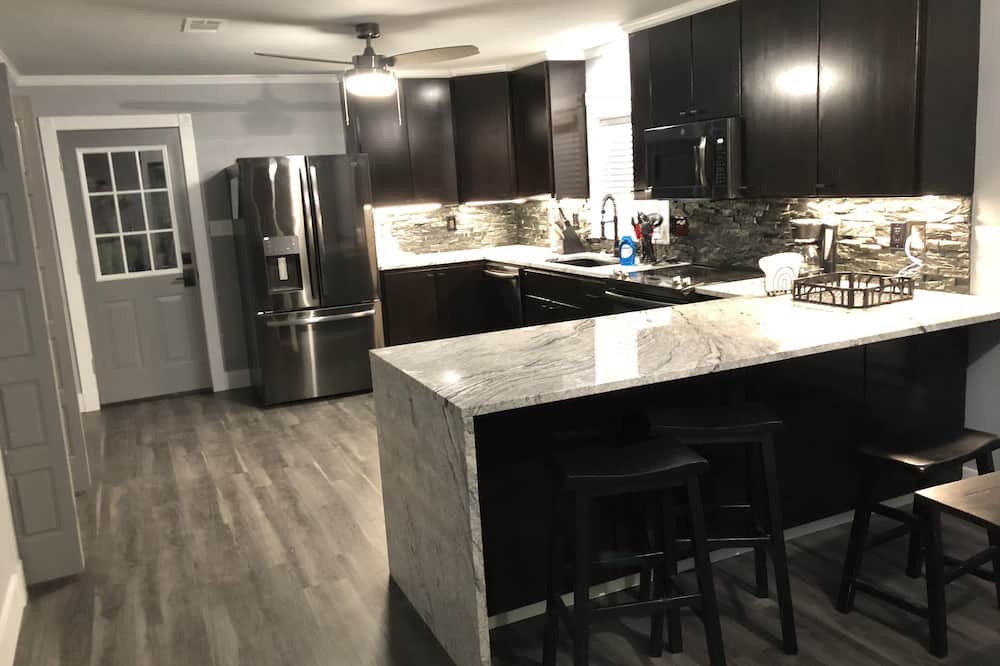Meadville House | This newly renovated home is located in Downtown Meadville, Franklin County, MS.