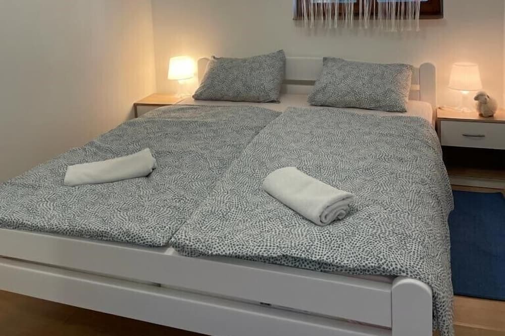Milcetici Apartment | Apartment Pape *** with terrace