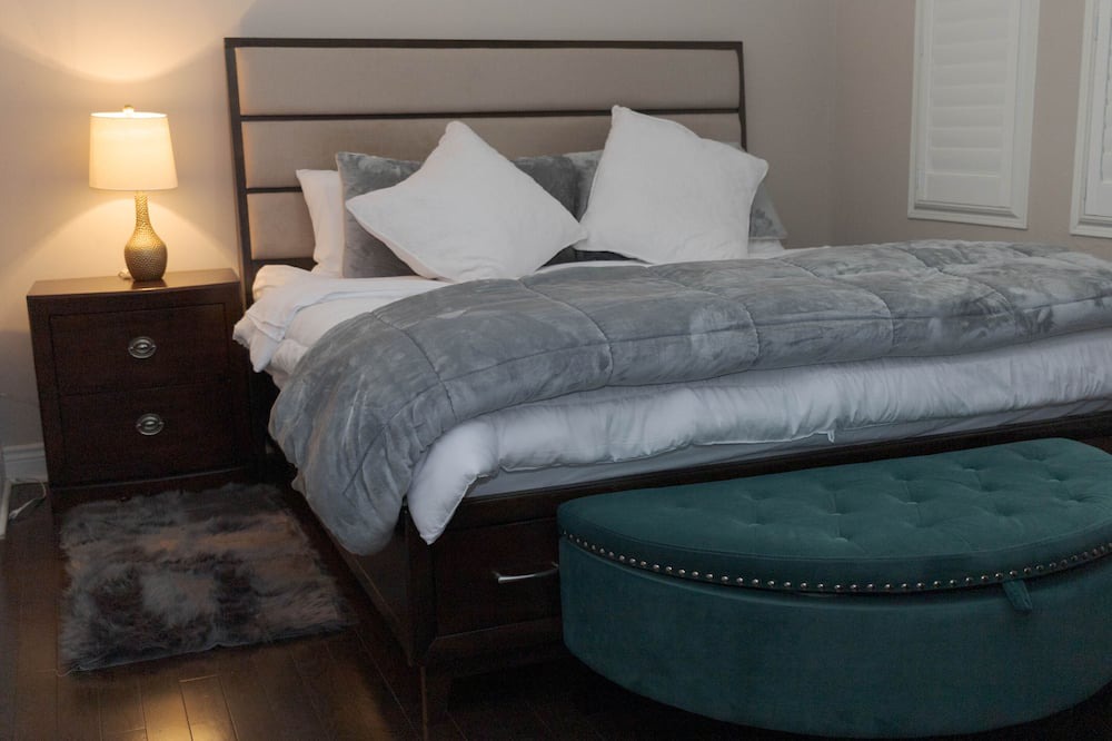 Brampton House | AWESOME MAIN HOUSE/BASEMENT IS SEPARATE SUITE