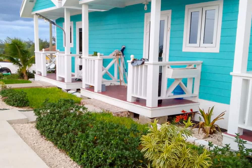 Rolleville Cottage | 1-2 MINUTES AWAY FROM THE BEACH