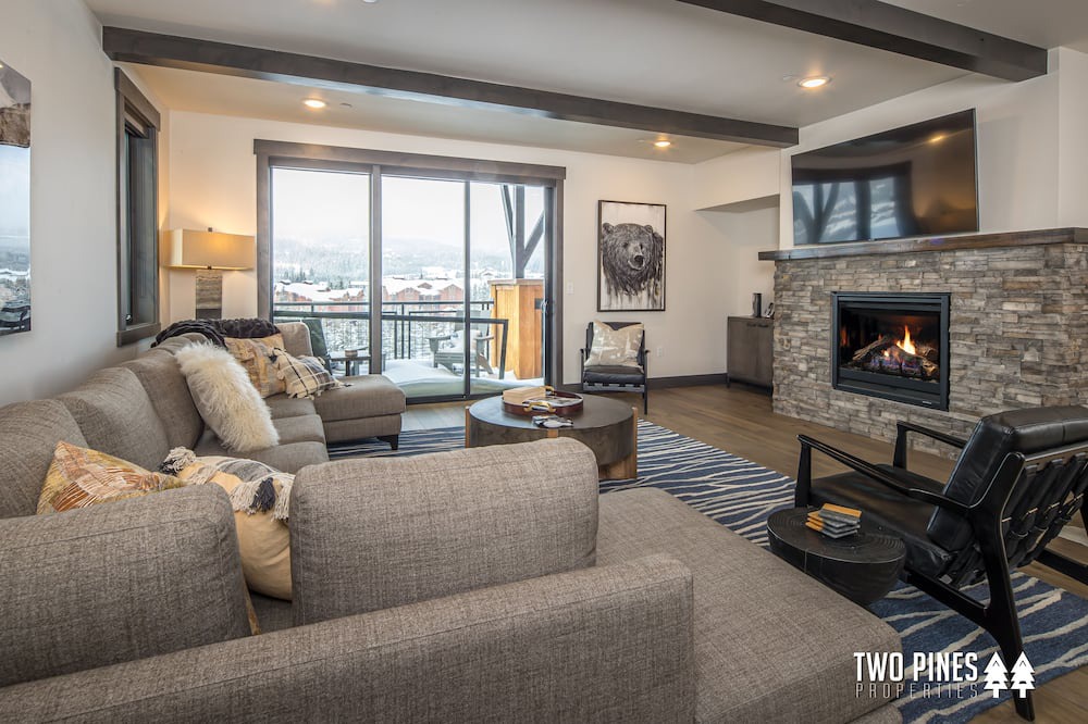 Big Sky Condo | Modern Rustic Home With Mountain Views!