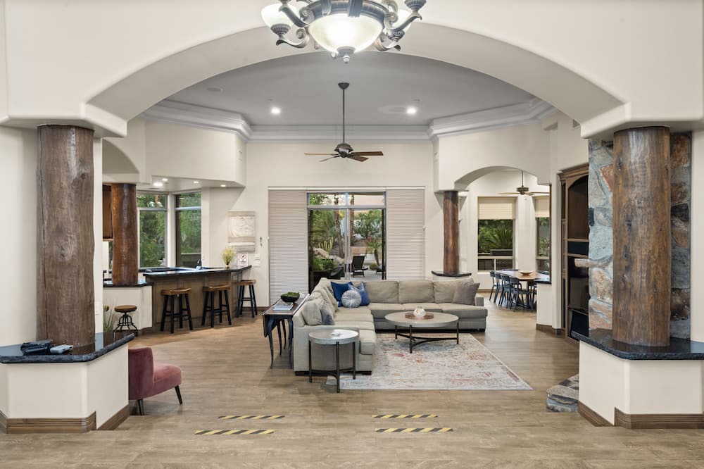 Central Scottsdale House | Large 6BR w Private Pool & Arcade. Book now for Spring Training cactus league