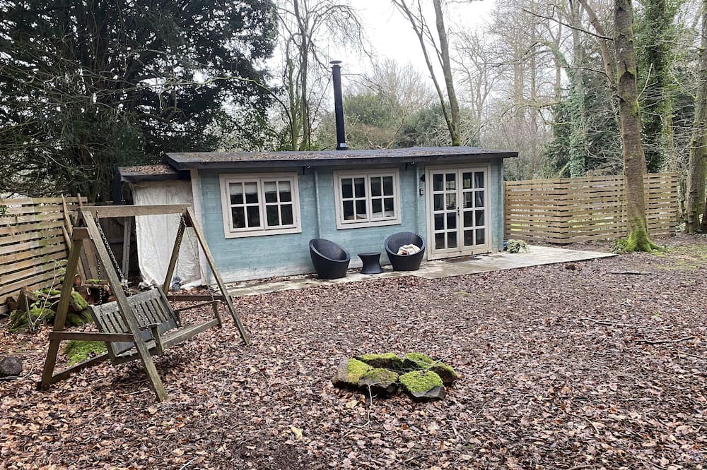 Crawley Down Cabin | Private Woodland Cabin