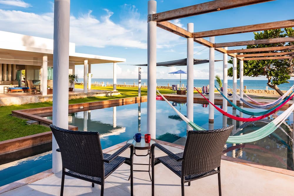 Chicxulub Puerto Villa | Stunning beachfront Suites Wi-Fi East of Progreso