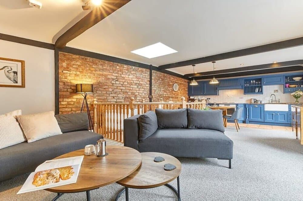 South Charlton Apartment | Host & Stay | The Burrow