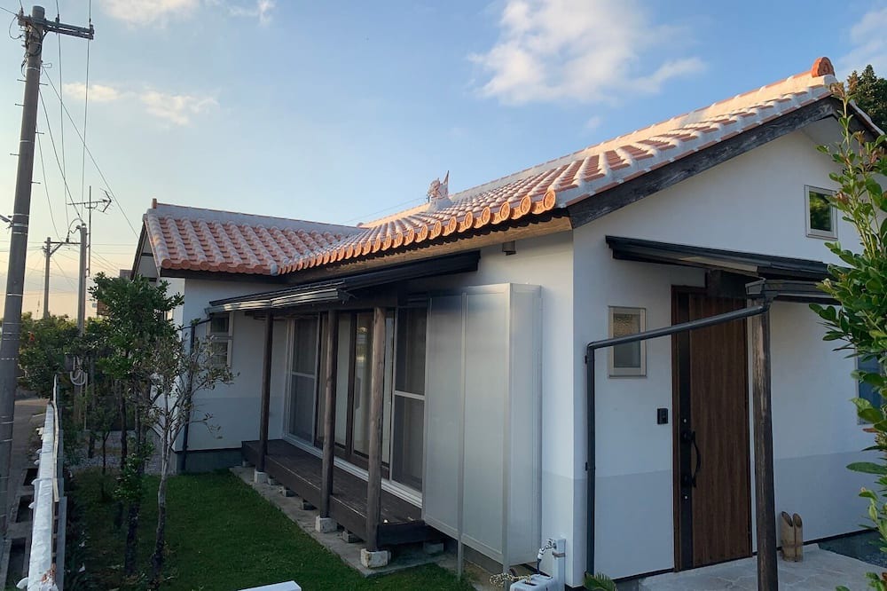 Uruma House | Henza Island Red Tile Villa Pets Allowed - Mam Villa / Uruma Okinawa