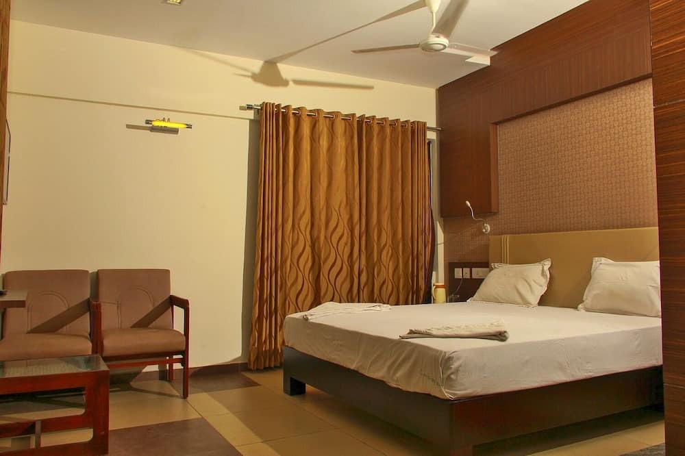 Madurai Main House | Calm Stay West Tower Of Meenakshi Amman Temple