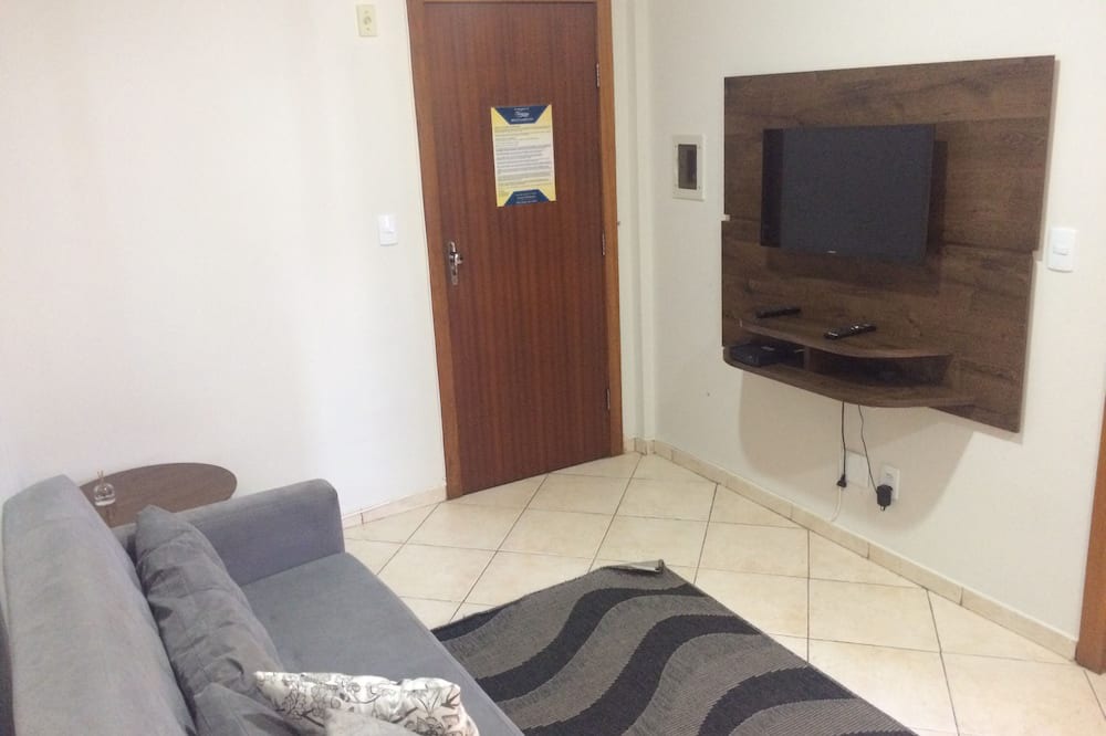 Centro Apartment | Next to Victoria Apt 202