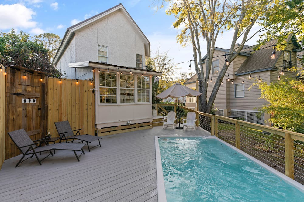 King City House | Village Walk - 3 bedrooms, 2 1/2 bathrooms located next to the Village