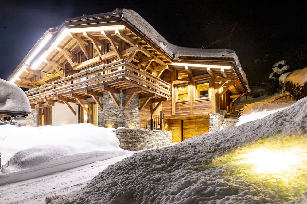 Megeve Ski Chalet | CHALET GRAND PARADIS, comfort, refinement, 7 bedrooms, cinema, SPA, near center