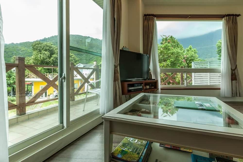 Shoufeng Bed & Breakfast | Tree Lake B&B