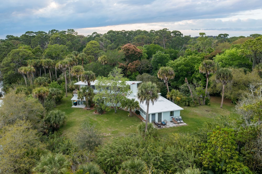 Melbourne Village House | Oasis In The Heart Of Melbourne... Check out our aerial video.