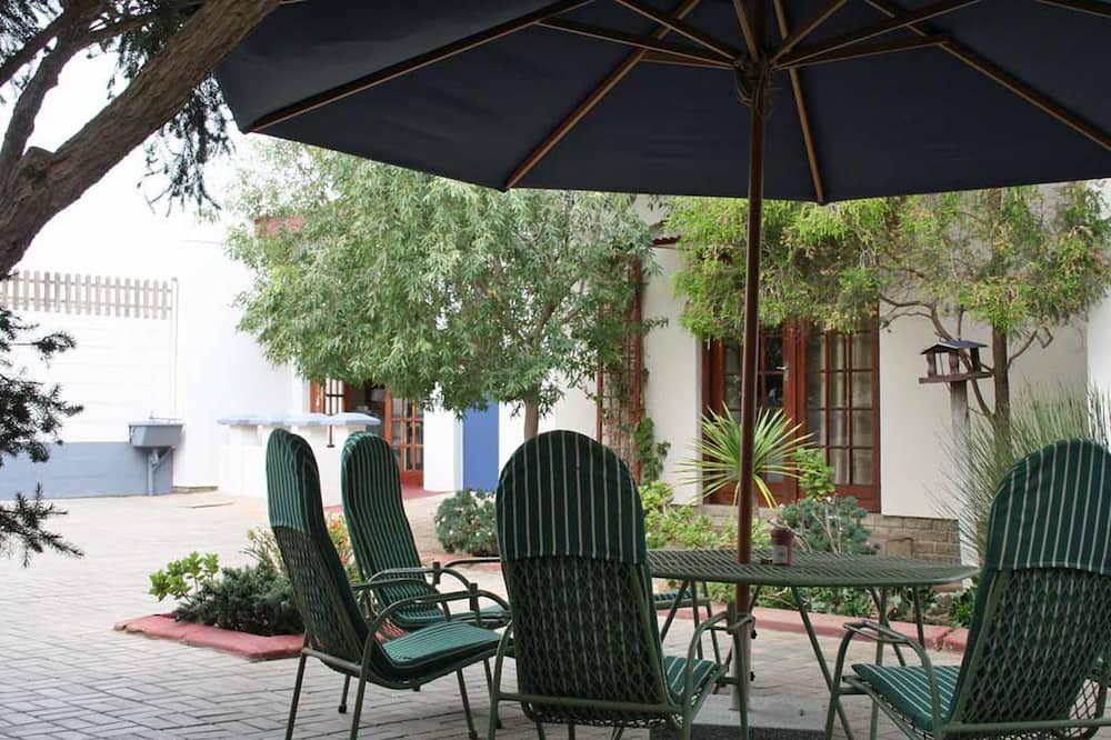 Swakopmund Cabin | Springbok Single Room - Amarachi Bed & Breakfast, near beach in Swakopmund
