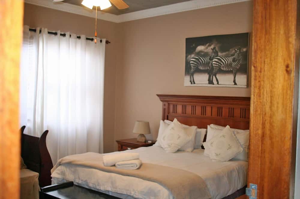 Swakopmund Bed & Breakfast | Room for 6 - Amarachi Guesthouse in Swakopmund Namibia near beach and malls!