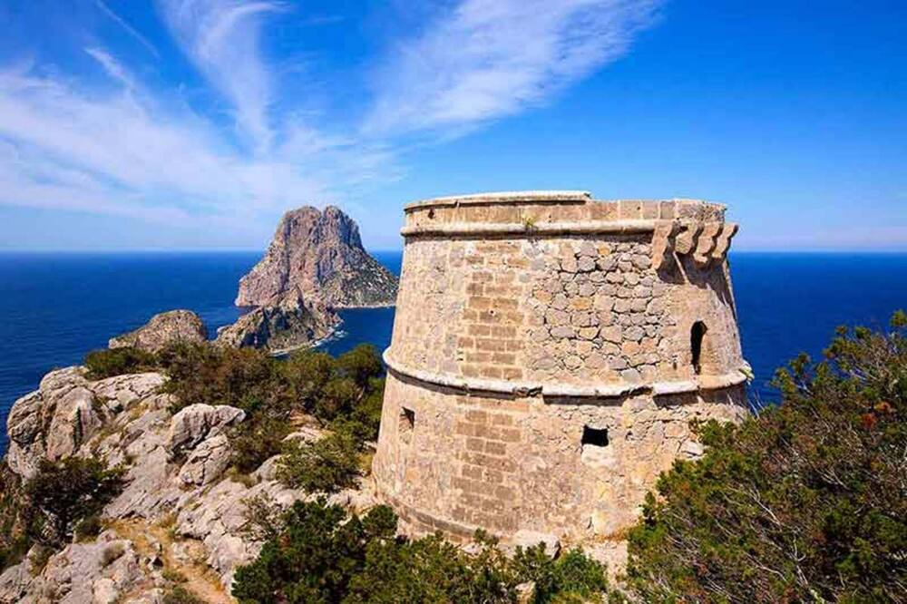Santa Eulalia del Rio Villa | Rent this Luxury Villa with Private Pool, Ibiza Villa 1059
