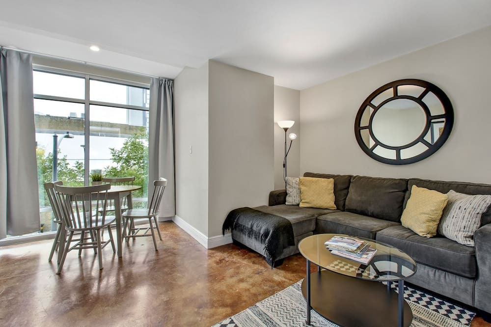 Civic District Apartment | The Littlefields by Lodgewell | Downtown Chic | A7