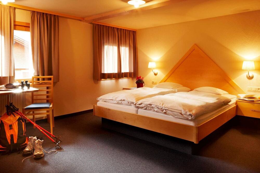 Bizau House | Four-bed room with half board - Hotel Wirtshaus Taube