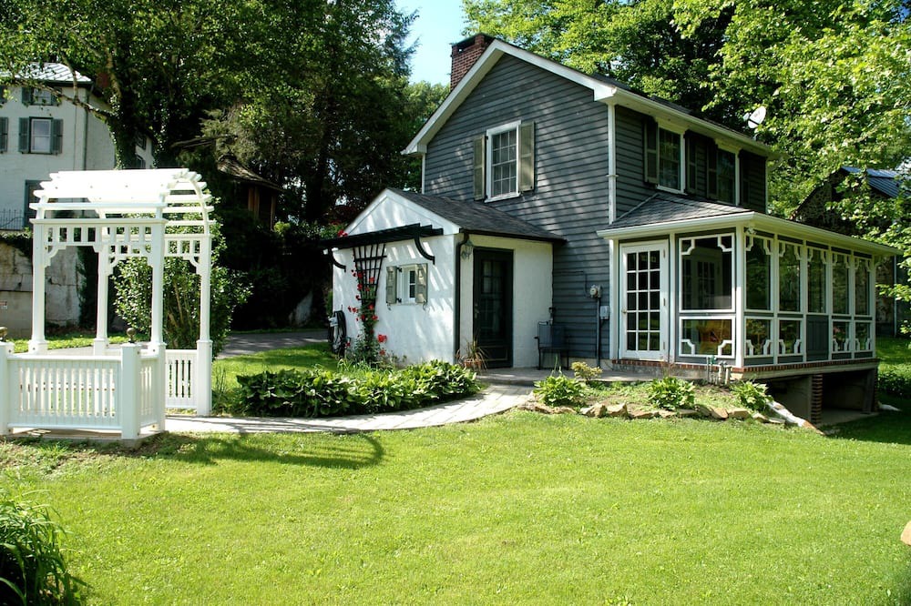 Phoenixville Cottage | Cottage on Historic Gentleman's Farm