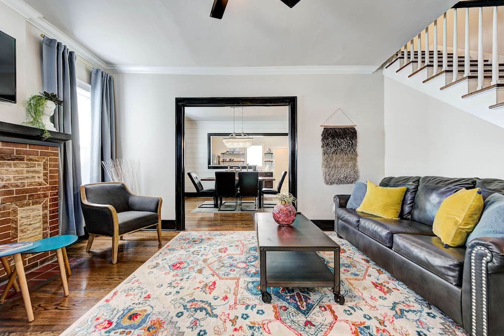 Lincoln Terrace Apartment | Howes Capitol I - Sleek & stylish, walk to OU Med