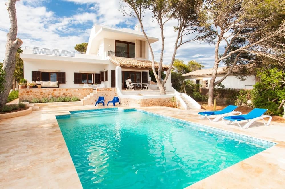 Cala Figuera Villa | Villa Estrella Sea View. Modern villa with sea view for 6 people in Cala Figuera