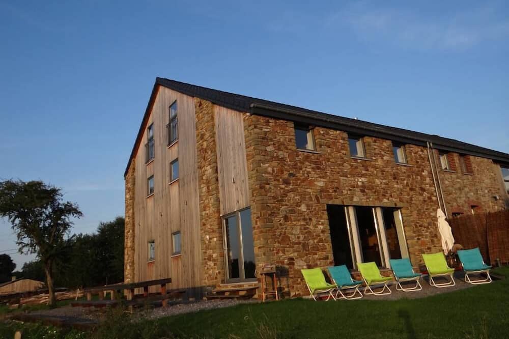 Lignieres Cottage | Spacious and comfortable gîte with garden and very nice view