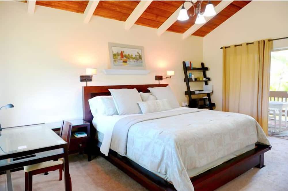 Princeville Apartment | Air Conditioned Upstairs Studio w/RESERVED PARKING; Pool, -WIFI-Walk to Beach