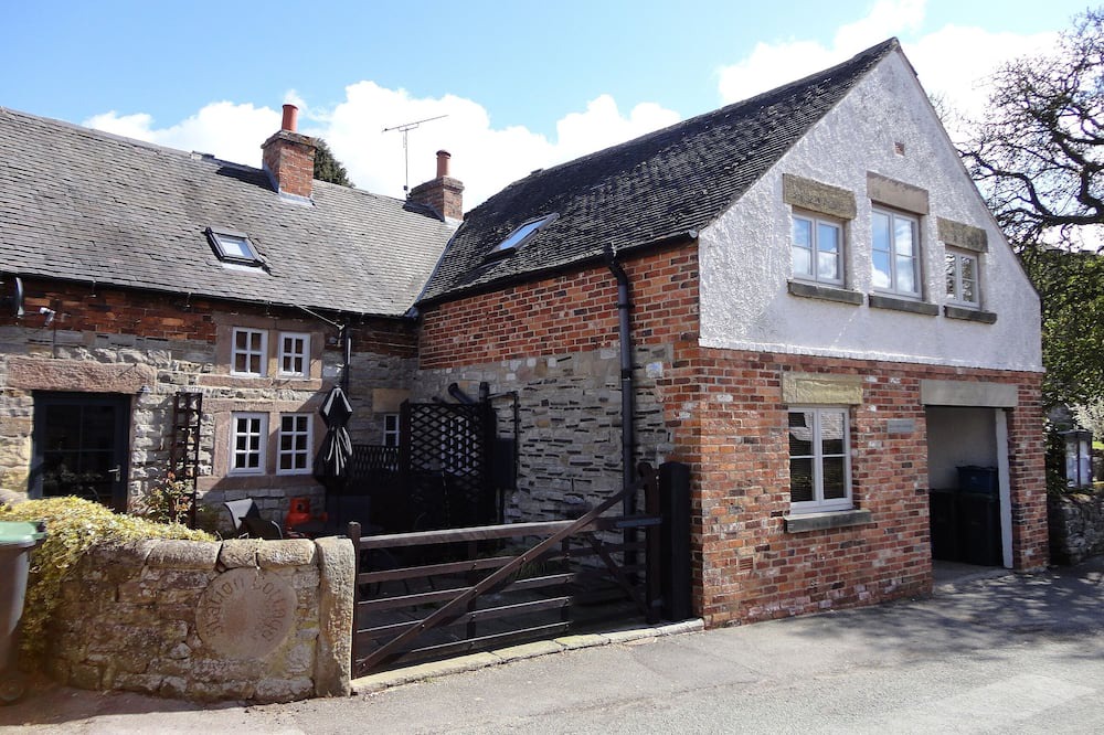 Hognaston Cottage | Station Cottage, a Stunning Cottage With A Wealth Of Character And Charm
