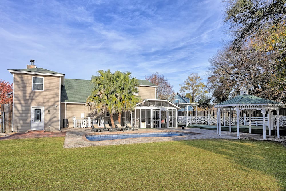 Whitemarsh Island House | Family Friendly House w Pool & Games