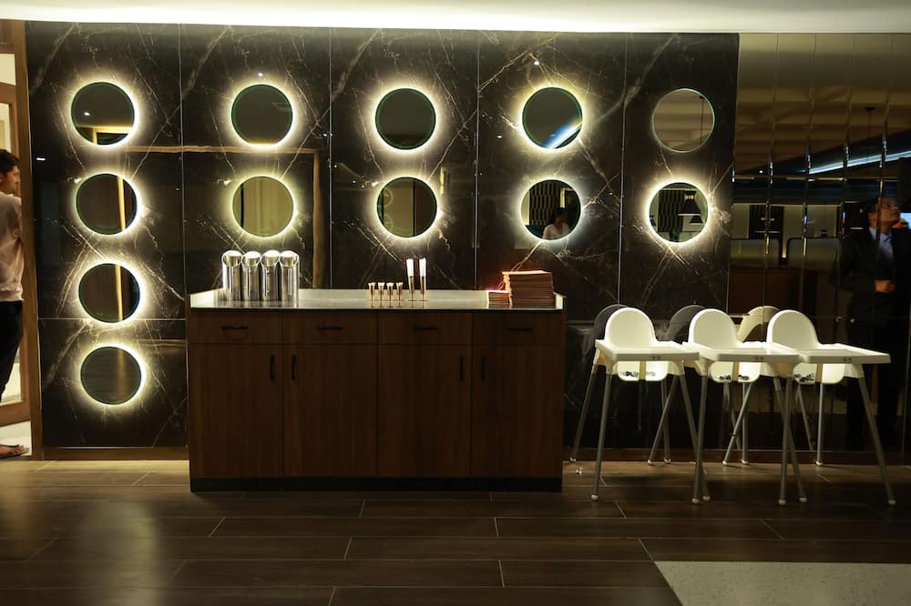 Hyderabad Hotel | Sangam Hotel By Sameeksha By Hospitality