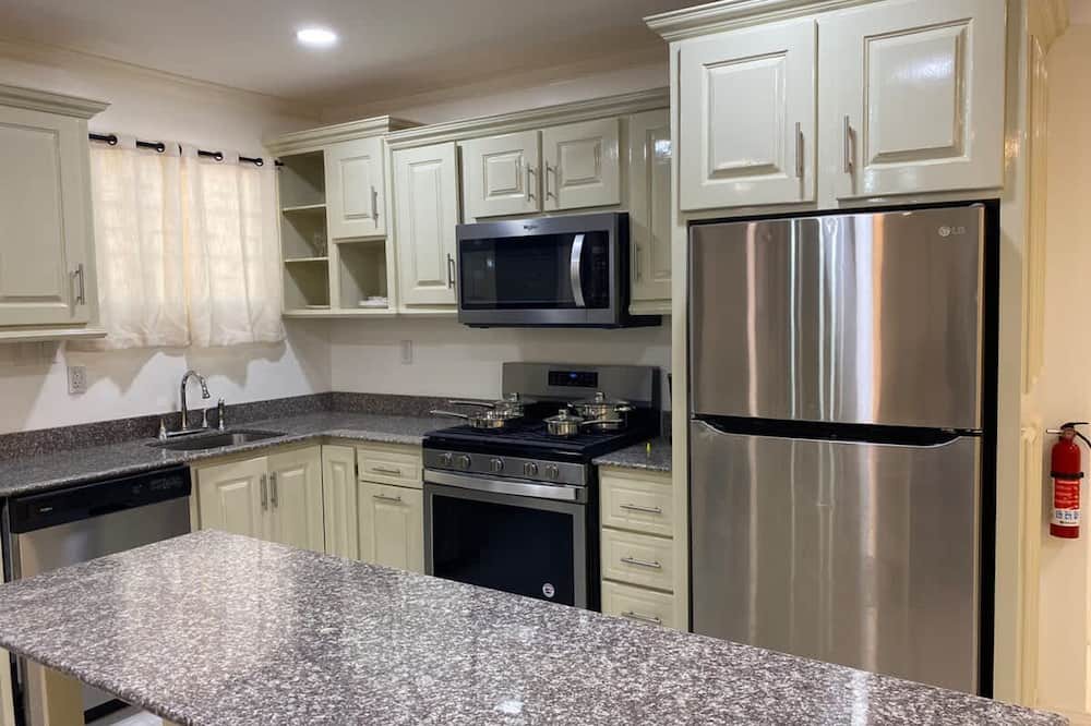 Georgetown Apartment | Gentlemen s Suite 3 Bedroom