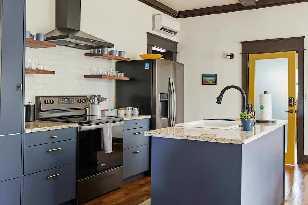 Five Points South House | Charles on 11th - Beautifully Restored Historic Southside Home Walkable Perfect for Groups