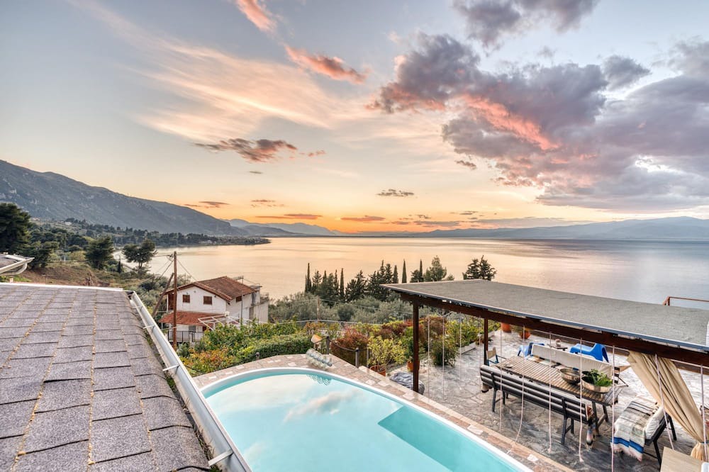 Kamena Vourla Villa | Magical View Villa Asproneri Kamena Vourla
