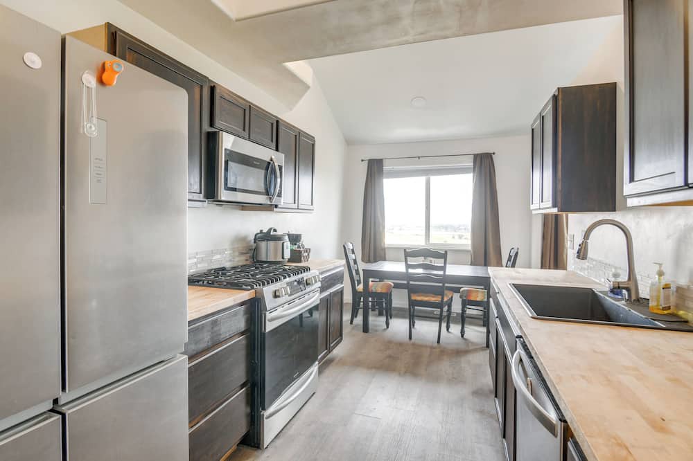 Idaho Falls Apartment | Balcony & Stunning Views: Airy Apt in Idaho Falls