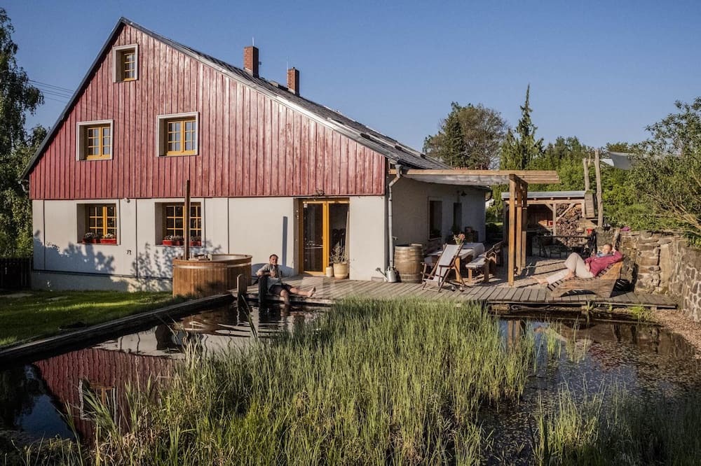 Krasna Lipa Apartment | Bohemian Cottage