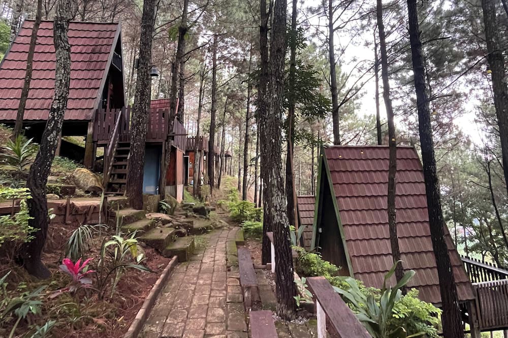 Pacet House | Alas Pacet by TwoSpaces Mojokerto