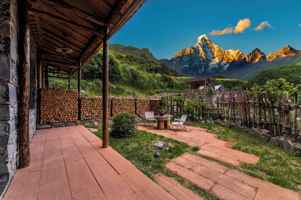 Wenchuan Hotel | Shanlijian Holiday Homestay