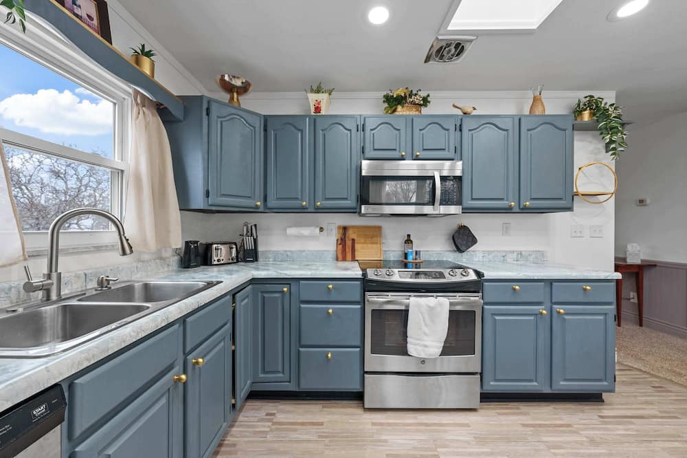 Royal Manor House | The Gahanna Getaway