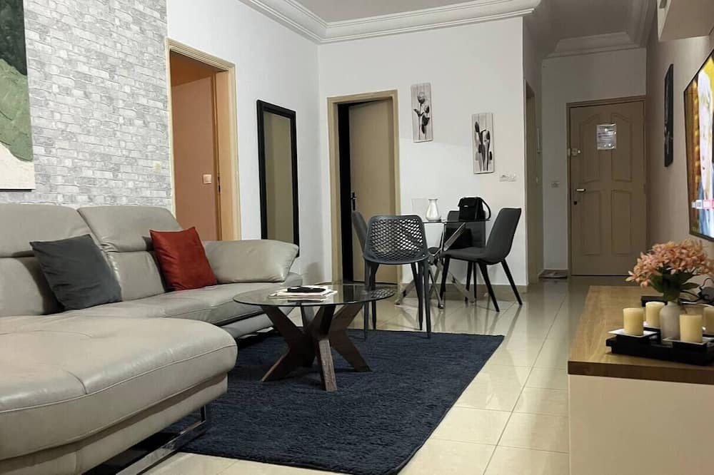Marcory Apartment | Light residence.