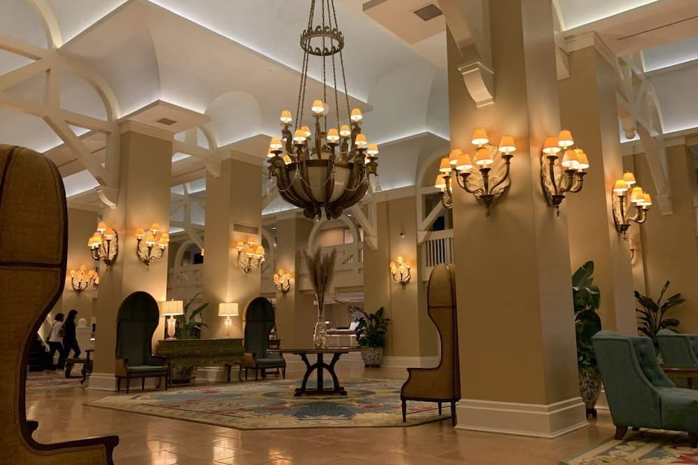 Bridle Trails Condo | Simple Apartment