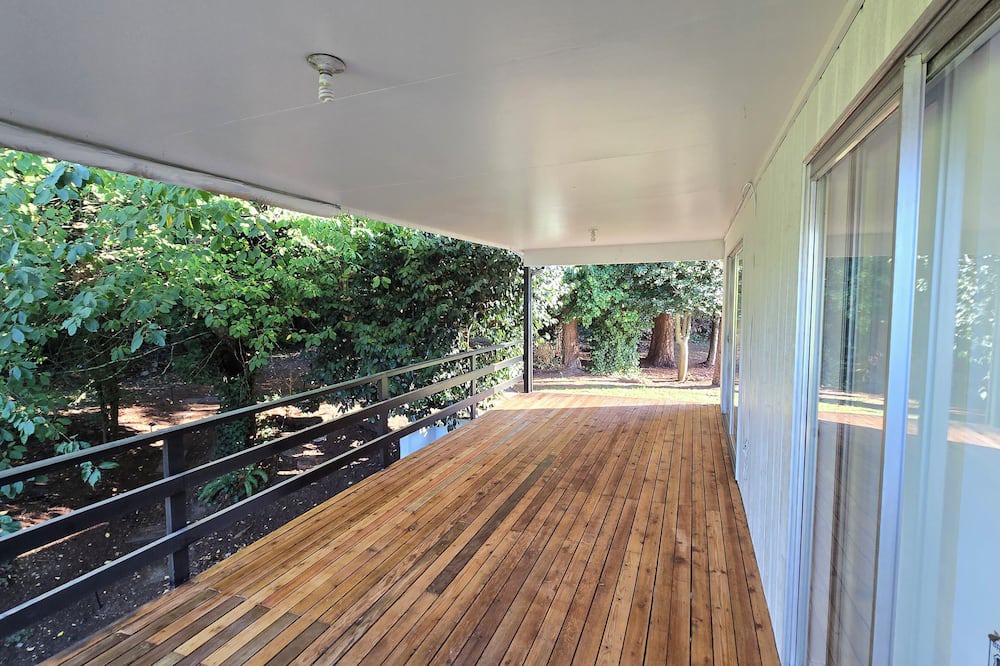 Puyallup House | Newly Renovated 2BR /Wifi-Entertainment Included /Near WA State Fair