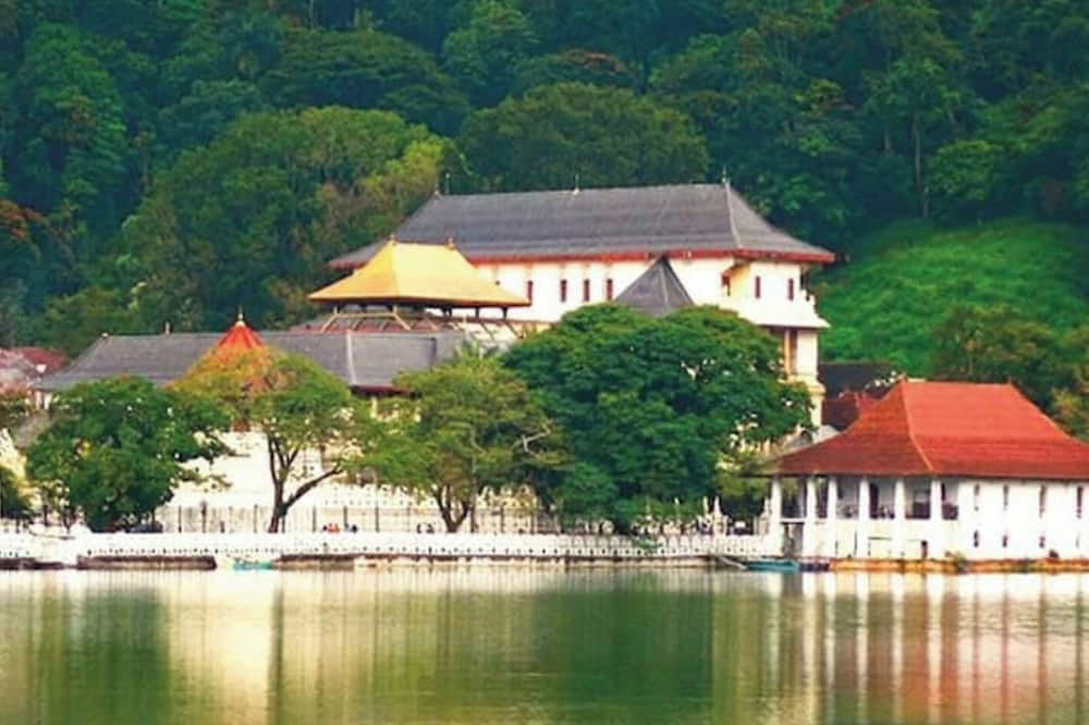 Kandy Apartment | Sobasee Deluxe Bungalow
