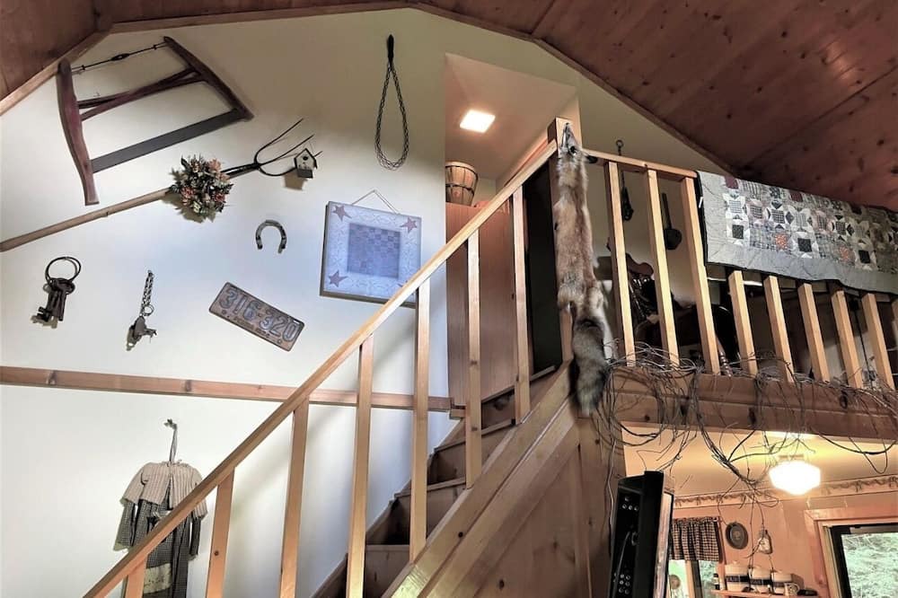 New Milford Cabin | Charming cabin with WiFi in New Milford