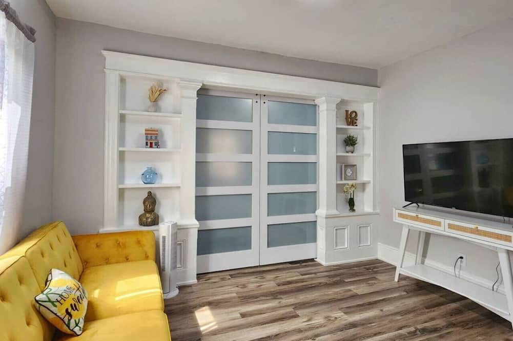 Springfield Apartment | Cozy 2BR Renovated Near Downtown Springfield