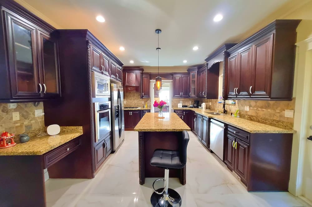 East Newton North House | Private room with attached beautiful washroom
