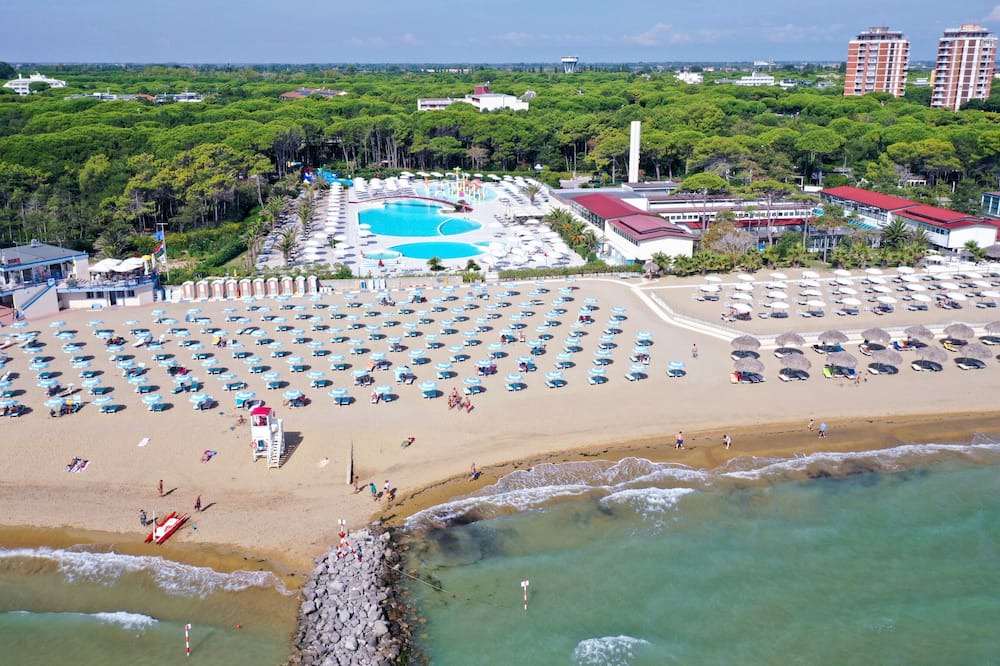 Lignano Riviera Apartment | Unwind in a serene and spacious vacation home