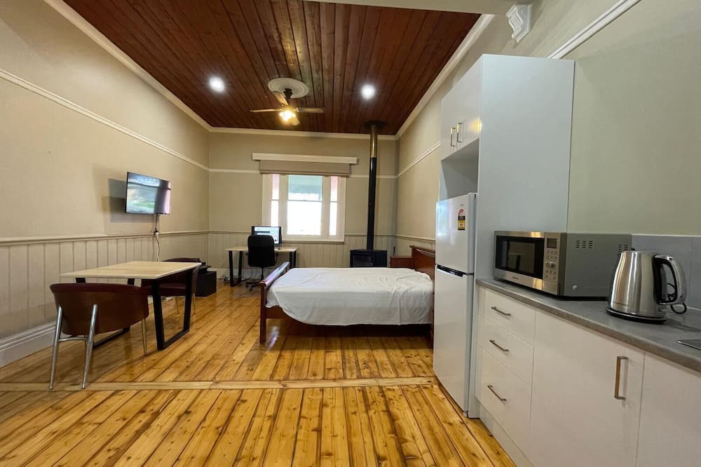 Seymour House | Secure studio
