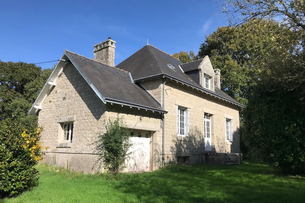 Combrit Villa | 8 minutes by bike from the beach House in a wooded park in the heart of the village of Combrit
